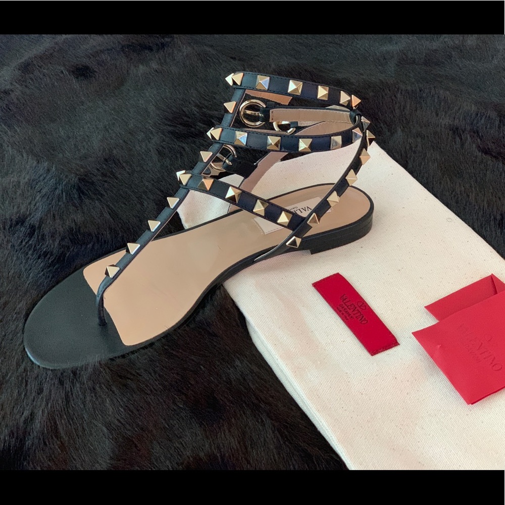 Valentino - Rockstud flat leather sandal